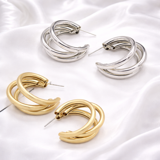 C-SHAPED HUGGIE EARRINGS