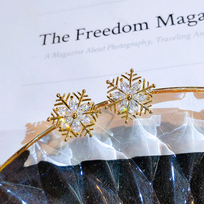 SNOWFLAKE ZIRCON EARRINGS