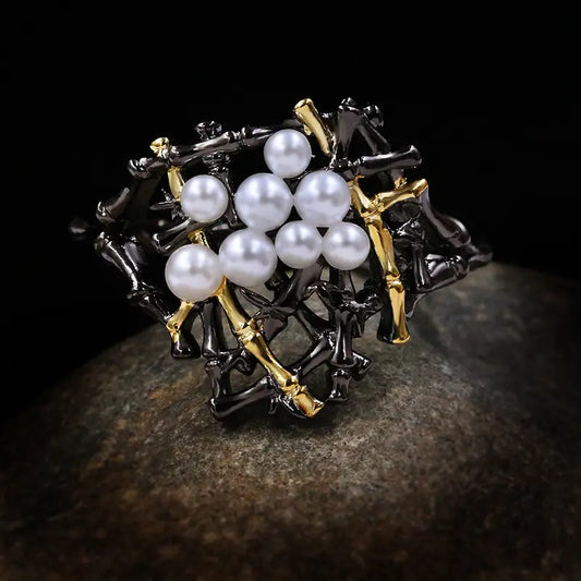 ANTIQUE PEARLS RING