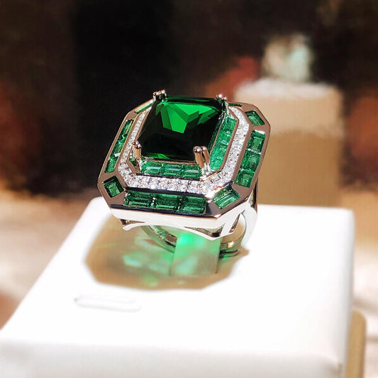 EXQUISITE GREEN RING