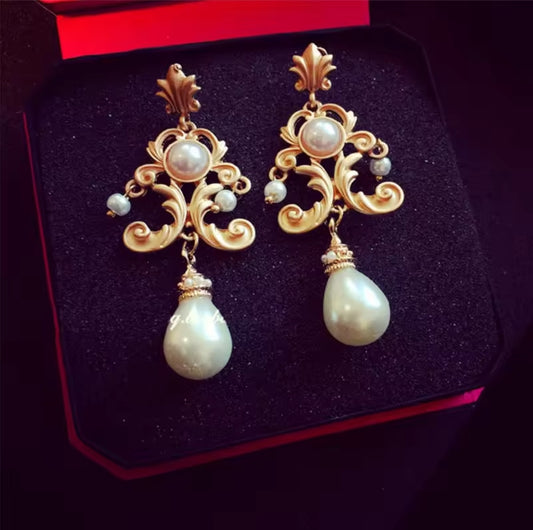 VINTAGE POP UP EARRINGS