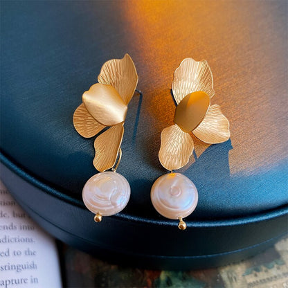 CORSAGE EARRINGS