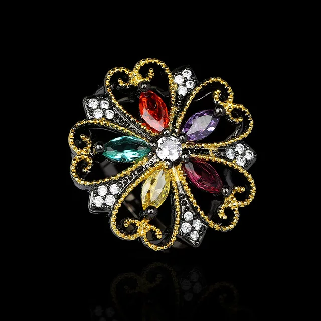 EXQUISITE VINTAGE PALACE RING