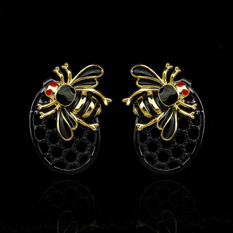 HOLLOW BEE EARRINGS