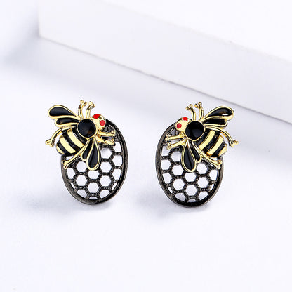 HOLLOW BEE EARRINGS